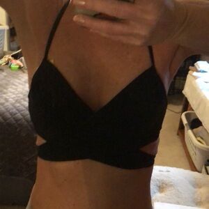 Swim top. 32b